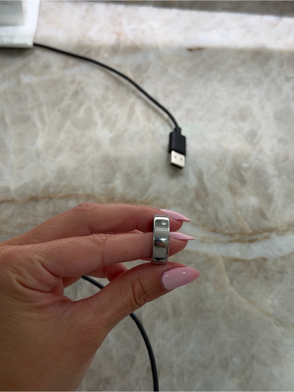 OURA RING Gen 3 size 8 - Picture 2 of 12